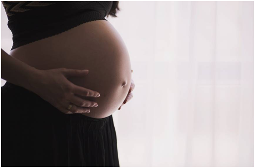 Zdjęcie pzredstawiające kobietę w ciąży